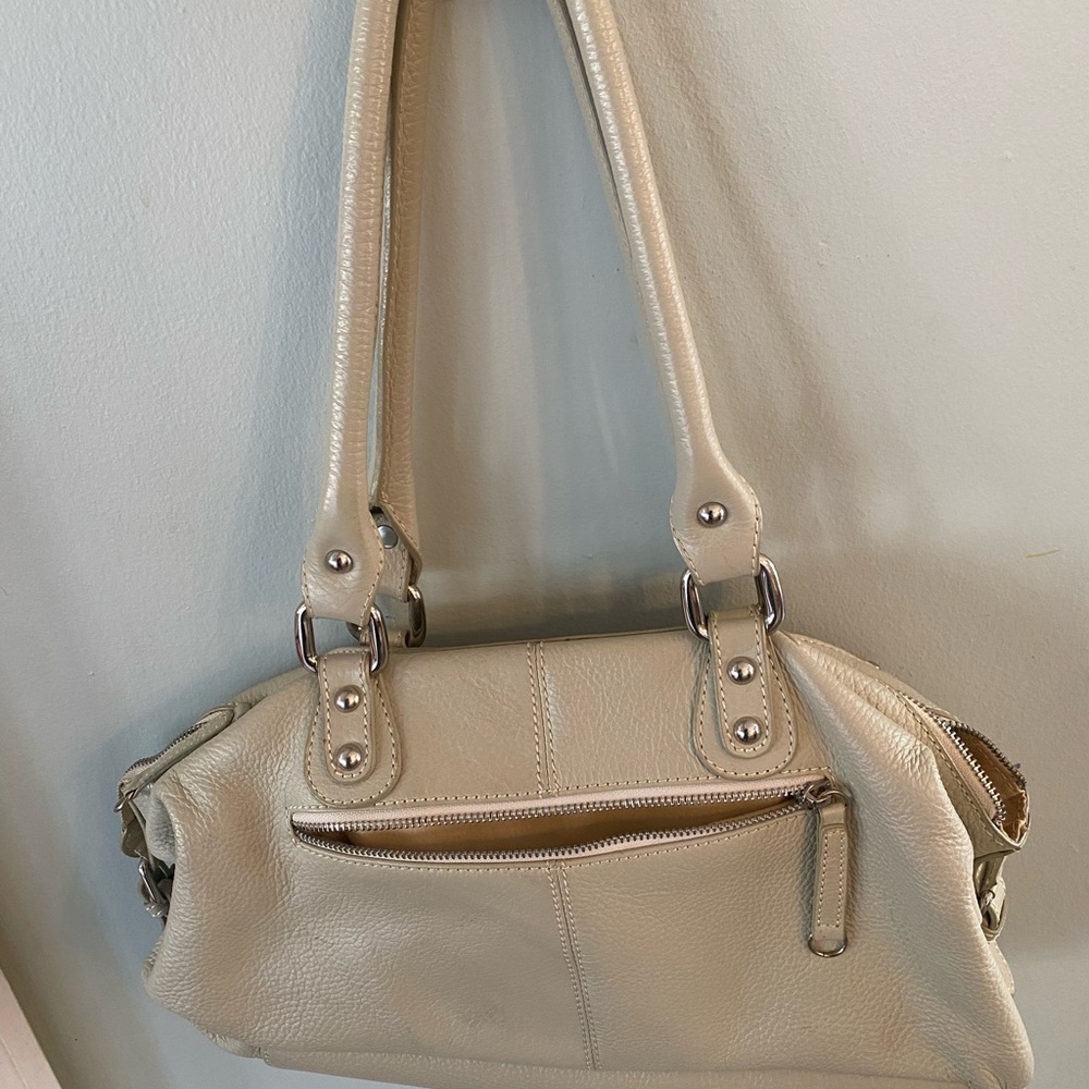 Italian leather y2k Elegant Cream Handbag - Picture 2 of 9